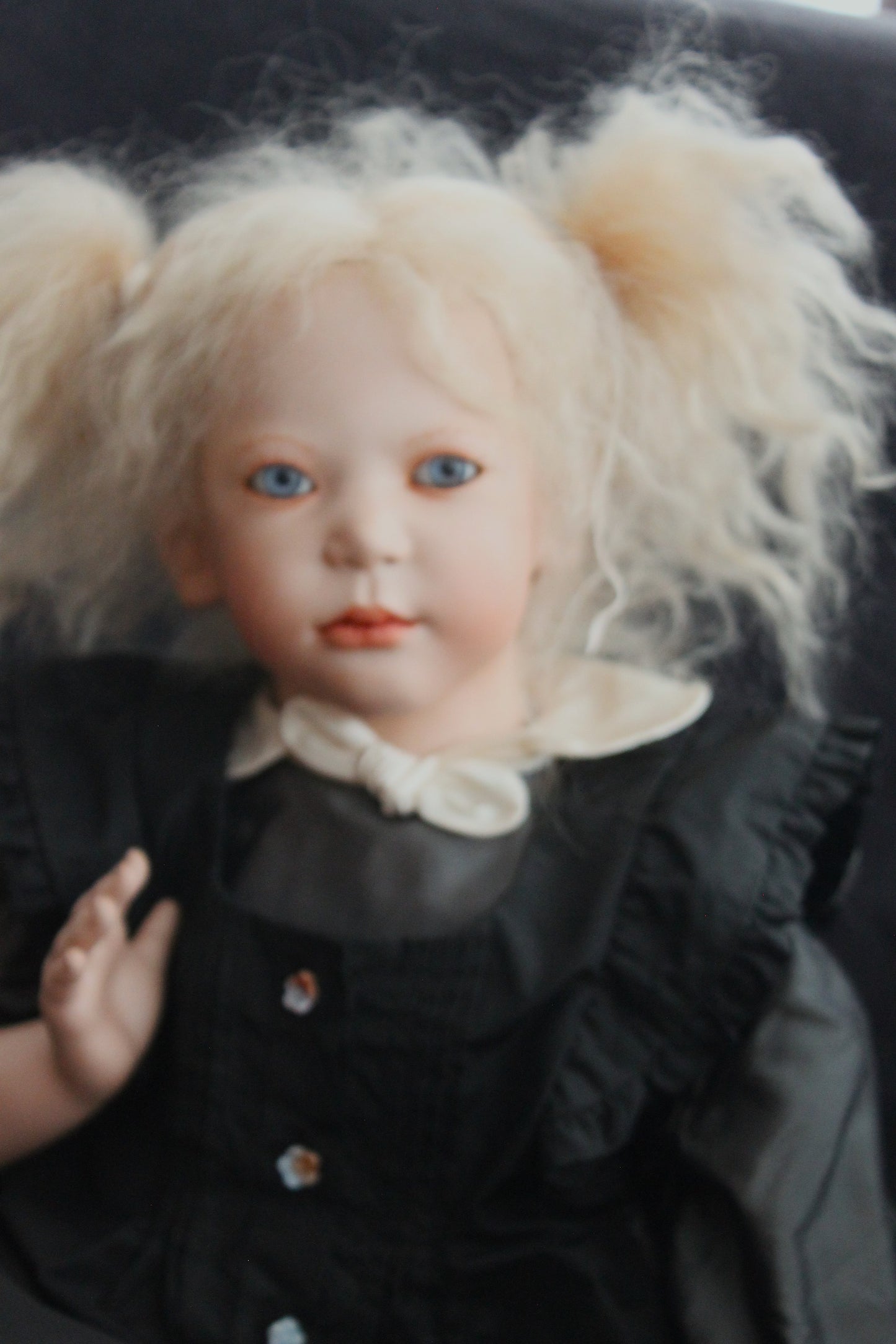Leesa von Annette Himstedt